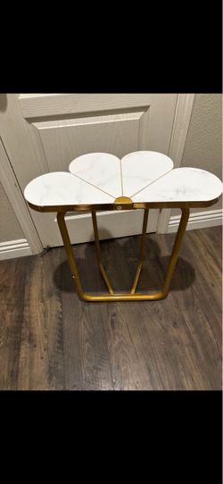 Flower-Shaped Marble Top Gold Side Table