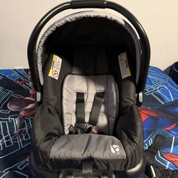 Babytrend Car seat And Base