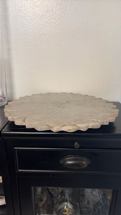 Round Scalloped Marble Tray / Board lazy Susan