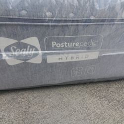 Cal King Mattress Sealy Hybrid 499