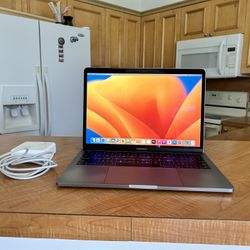 MacBook Pro (13-inch 8 gb ram , Two Thunderbolt 3 ports)