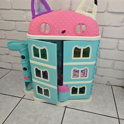 Gabby's Dolls House With Characters
