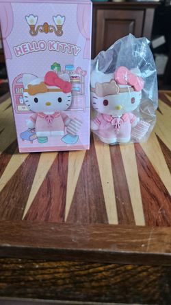 Hello Kitty Dress Up Diary Series Figurine