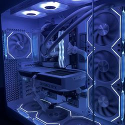 Custom White Gaming PC |  RTX 4070 | RYZEN 7500F | DDR5 | WIFI 6