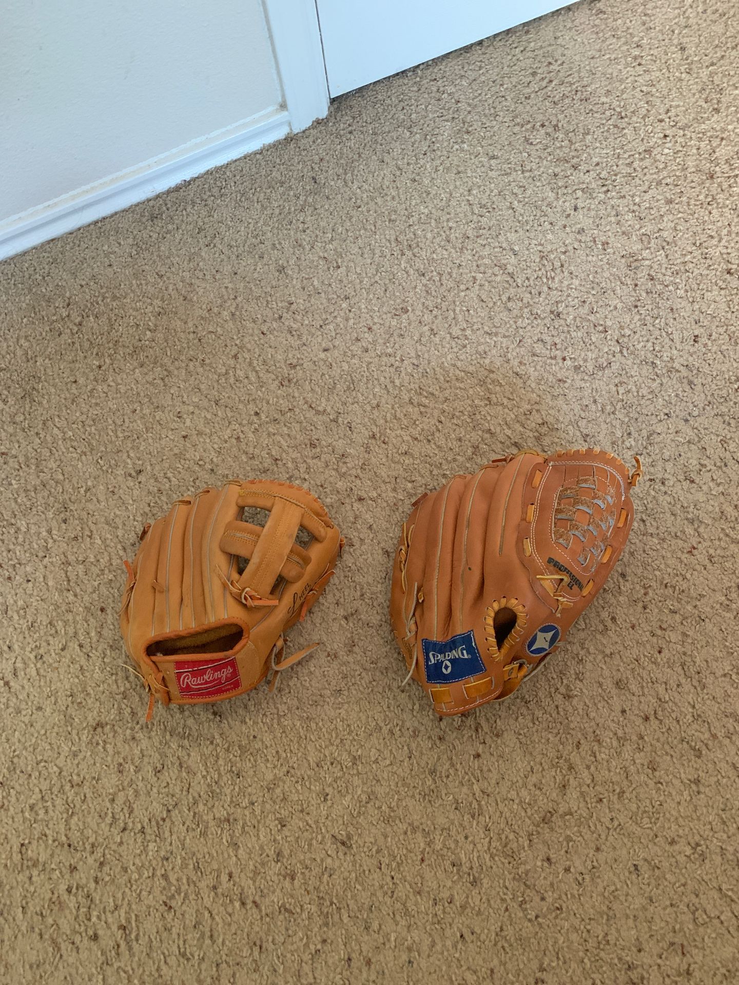 Baseball gloves