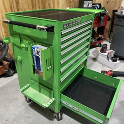 US General Tool Box With All The Accessories 