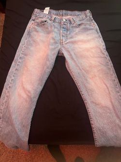 light blue levi jeans