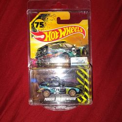 Hot Wheels Mobil 1 Porsche 944