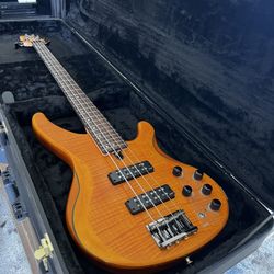 Yamaha bass Guitar