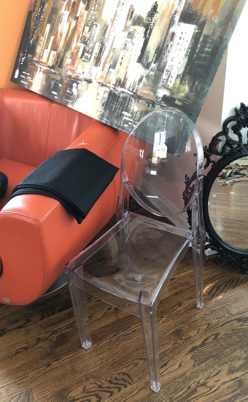 1 Transparent Modern Chair