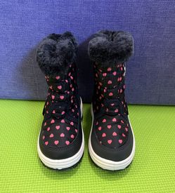 Girl’s Snow Boots (5 toddler)