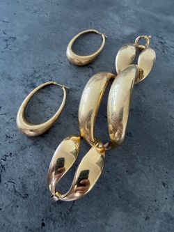 14k Gold Bracelet and Oval Hoop Earrings