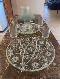 30-Piece Vintage Holiday Clear Glass Dinnerware and Serving Set