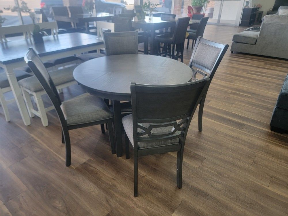 Store Closing Sale. New 5pc Dining Srt In Grey
