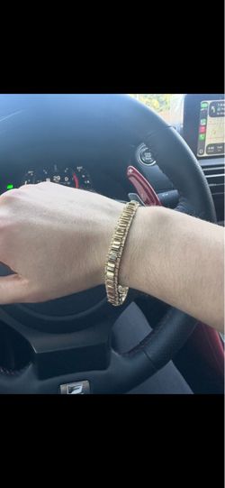 14k solid gold baguette faced bracelet 8" 30 grams