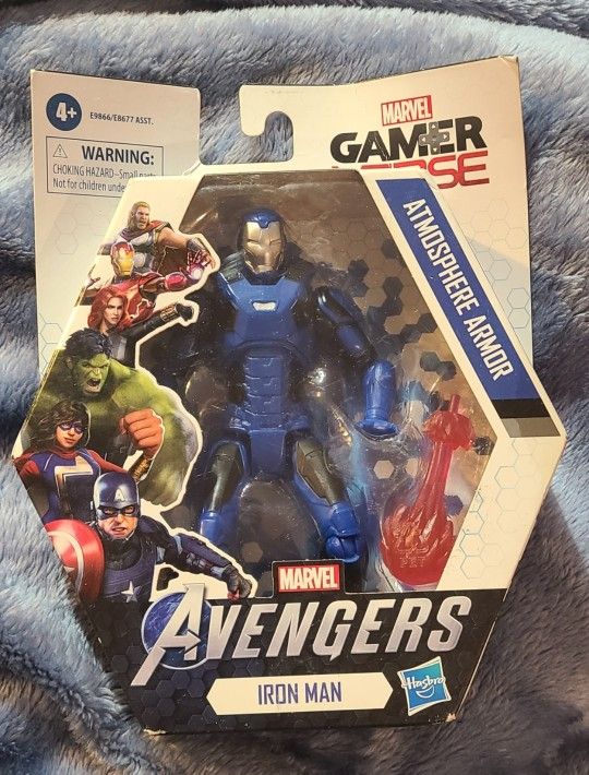 IRON MAN ( 6" ) MARVEL AVENGERS ( GAMERVERSE ) ACTION FIGURE
New in box
box bent