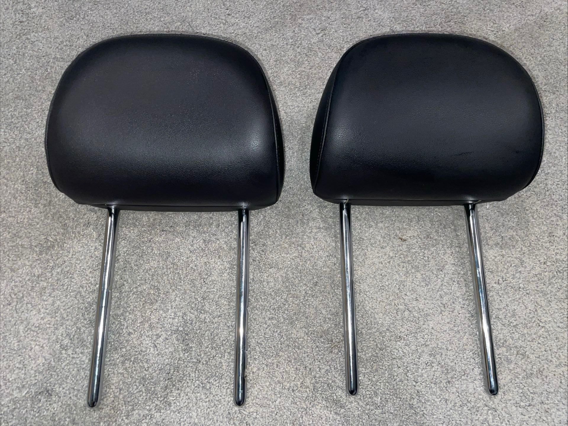 2012-2017 Volkswagen Beetle Front Black Leather Left Right Headrest Set Pair OEM
