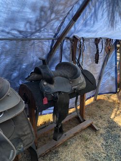 Monturas Y Equipo De Montar