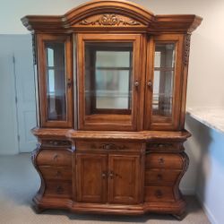 Cabinet - Like New – Schenectady, NY