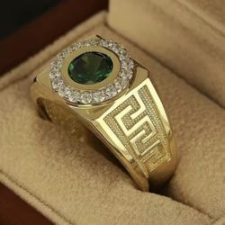 Fashion Men's Classic Gold Color Ring Luxurly Inlaid with Green Stone Rings for Men Party Wedding Ring Anniversary Gift