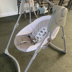 Graco Slim Spaces Compact Baby Swing