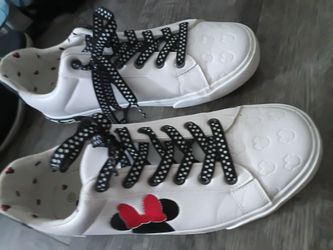Minnie mouse shoes