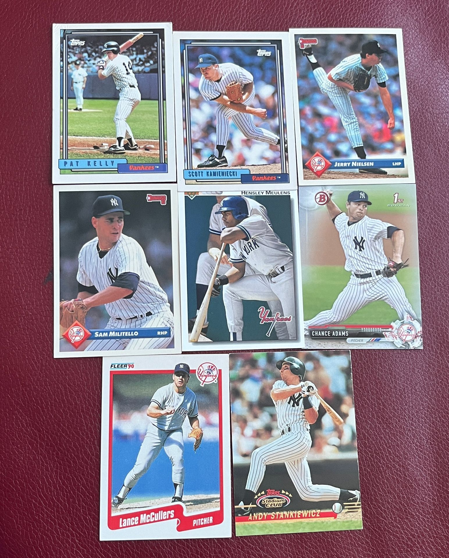 Lot of 8 New York Yankee MLB baseball Cards