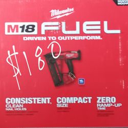 Milwaukee M18 Fuel 16 Gauge Angled Finish Nailer