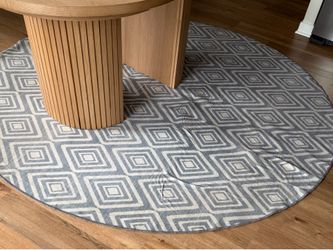 Ruggable 8x8 grey patterned rug