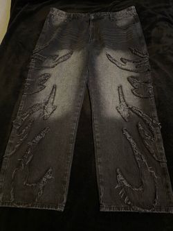 Relaxed straight rugged fray jeans