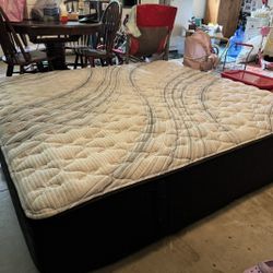 Nice Plush Pillowtop Matress