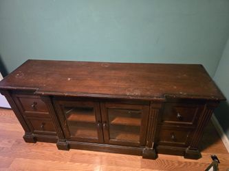 Free solid wood cabinet