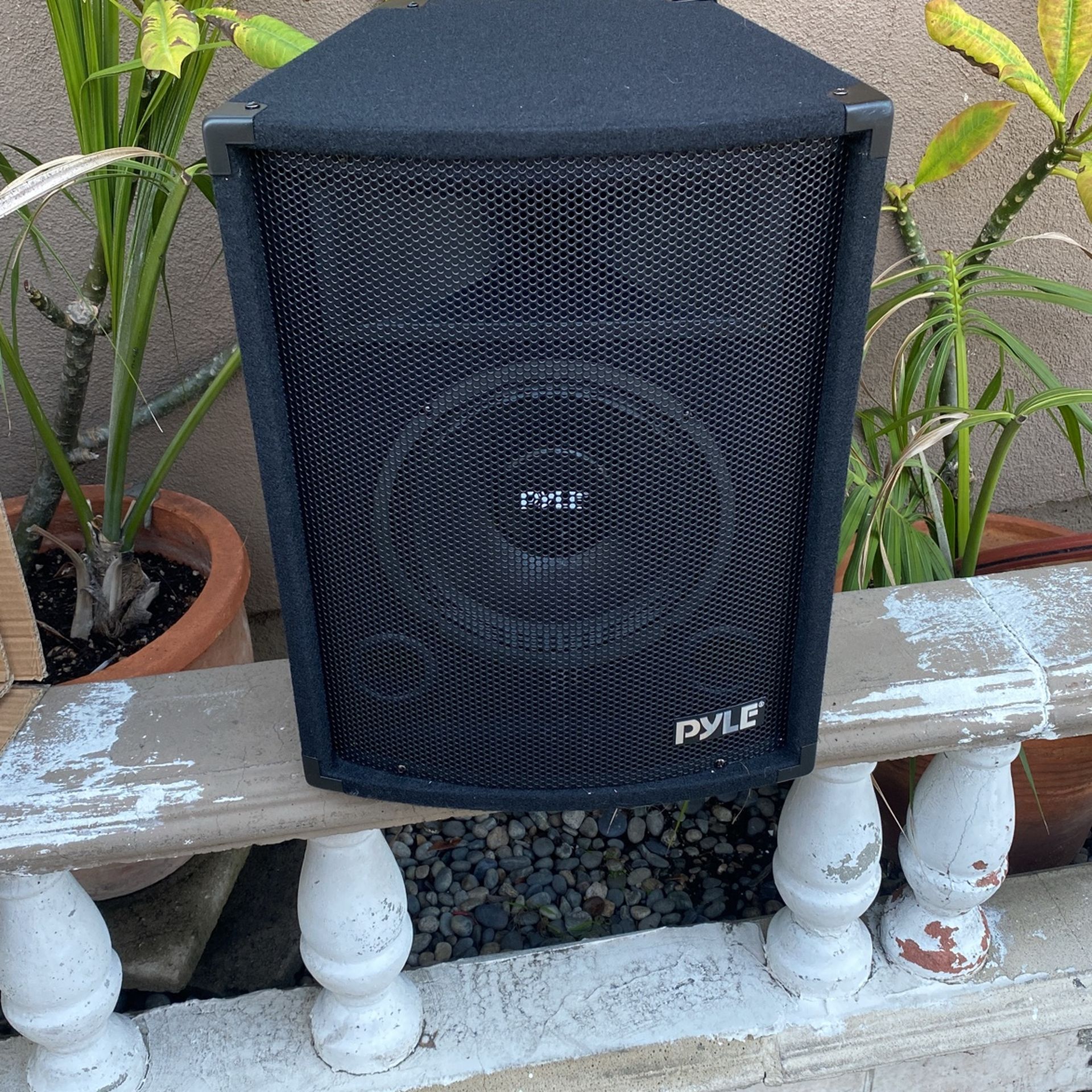 Pyle speaker