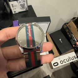 Gucci Watch Full Silver 42mm G-timeless 