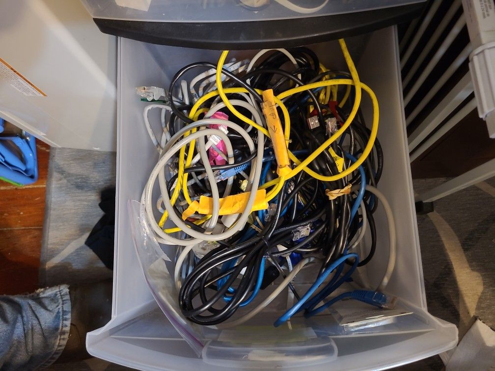 LOTS OF MISC. COMPUTER CORDS DATA CORDS CHARGER CORDS LAN CABLES ETC