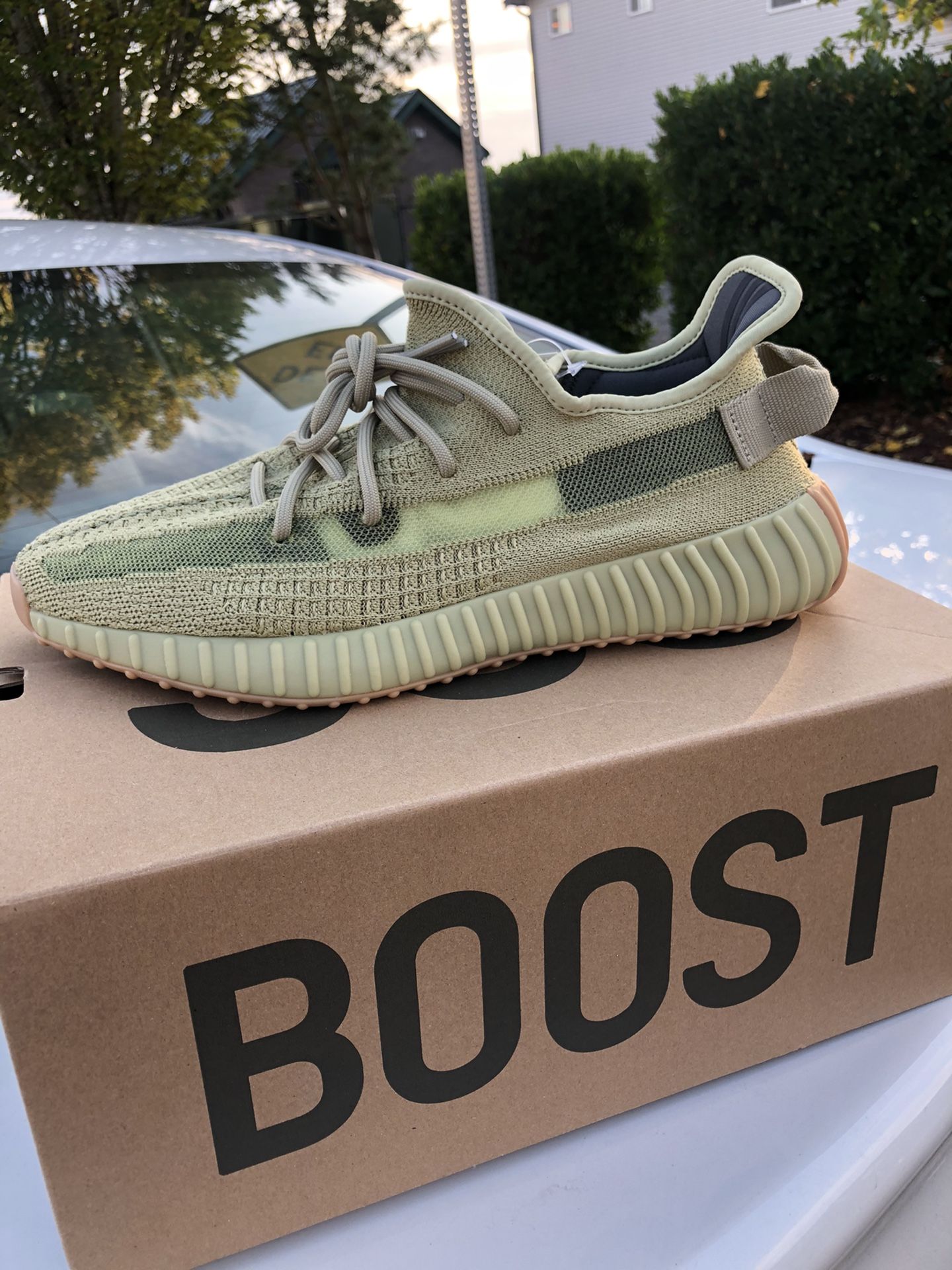 Adidas Yeezy 350 sulfur size ds