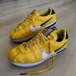Nike Cortez Yellow Leather Sneakers - Size 8 - Retro Classic Style