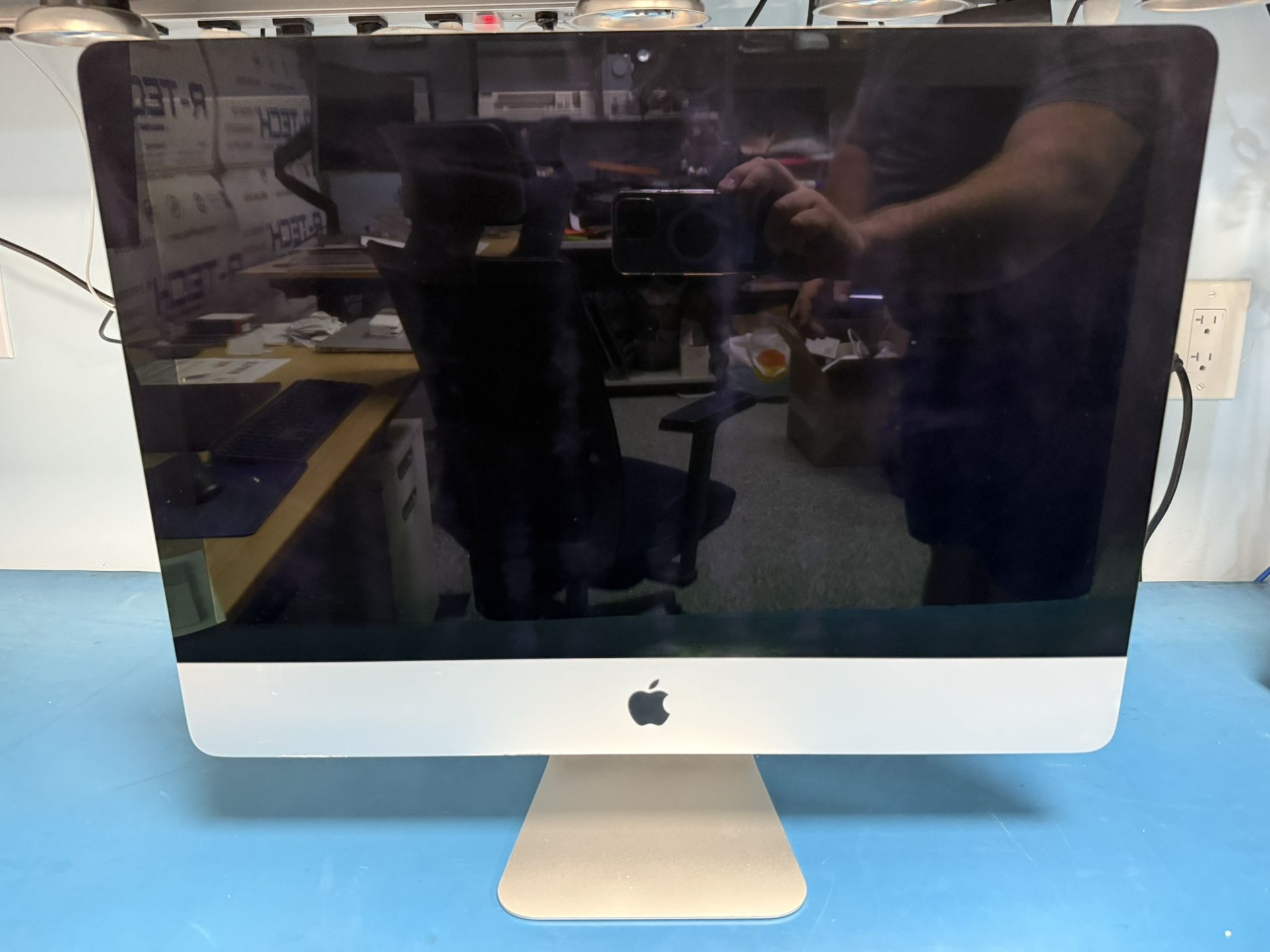 iMac 21.5-inch 4K, 2019, Intel 3GHz i5 6-Core, 16GB RAM, 500GB SSD, Radeon Pro 560X 4GB