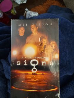 Signs VHS Movie With Mel Gibson
