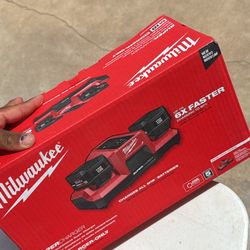 MILWAUKEE DUAL SUPER CHARGER 