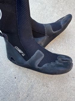 Women’s surfing booties