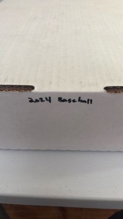 2024 Baseball Card Lot 3200 ct box
