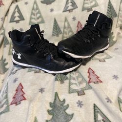 Under Armour Black/White Mid Sports Football Cleats Men's size 12 #(contact info removed)-002
