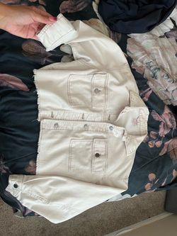 Washed out cropped jean jacket