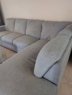 Sectional Sofa with Chaise – Gray – Good Condition