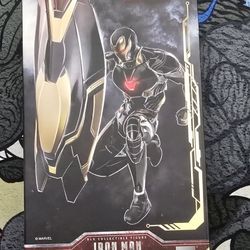 Threezero DLX Black&Gold Ironman Mark 50