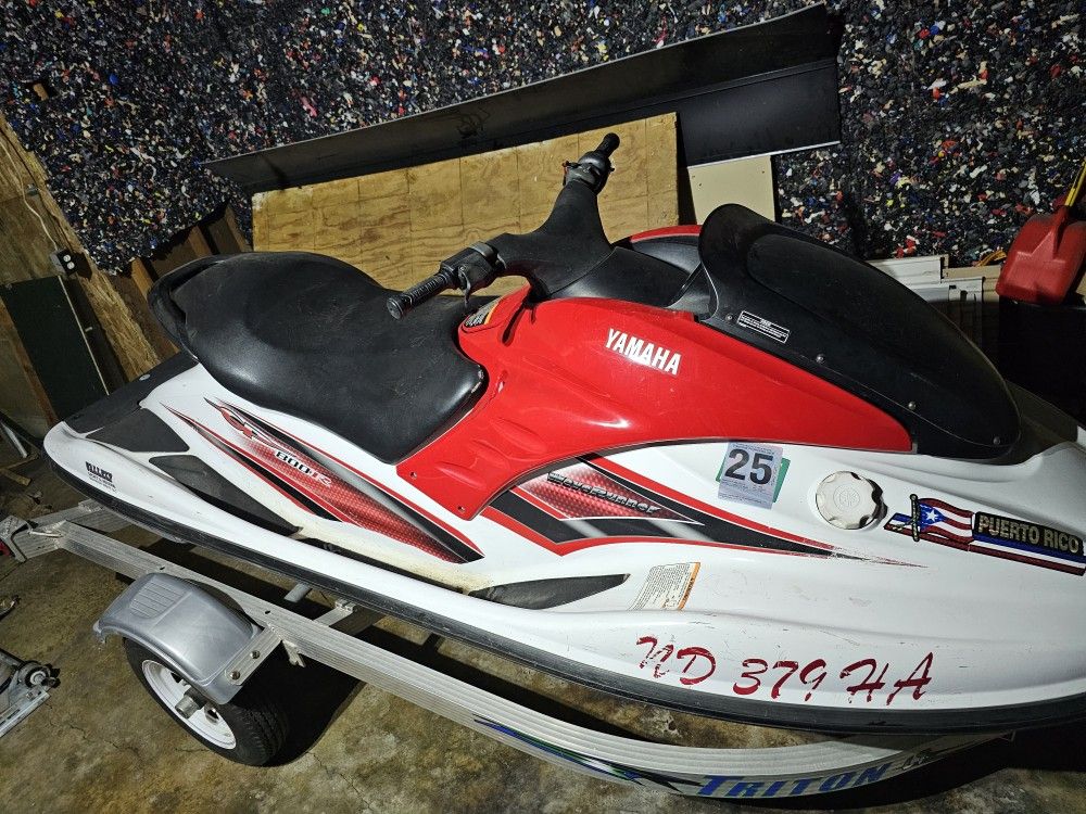 2003 Yamahaa Jet Ski