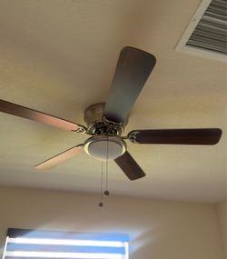Ceiling Fan with Light & Remote Control – Like New