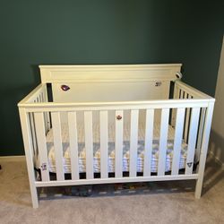 Baby Crib & Crib Mattress