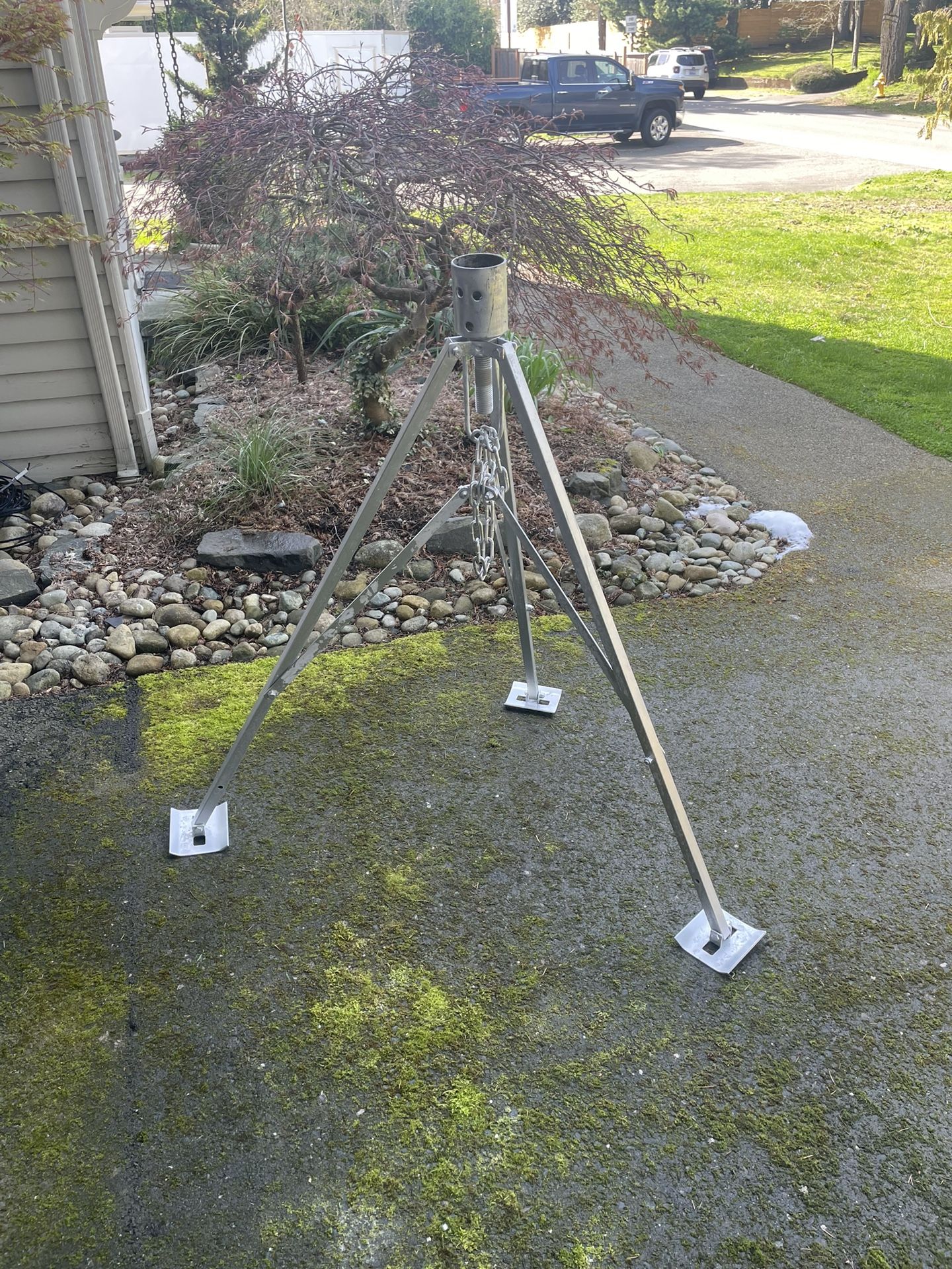 Fifth Wheel Tripod Support Stand